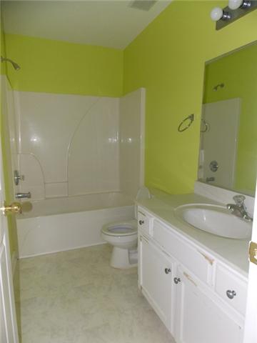 2804 Evergreen Ridge Point Nashville, TN 37217 - Photo 18 of 21 Hallway Full Bathroom