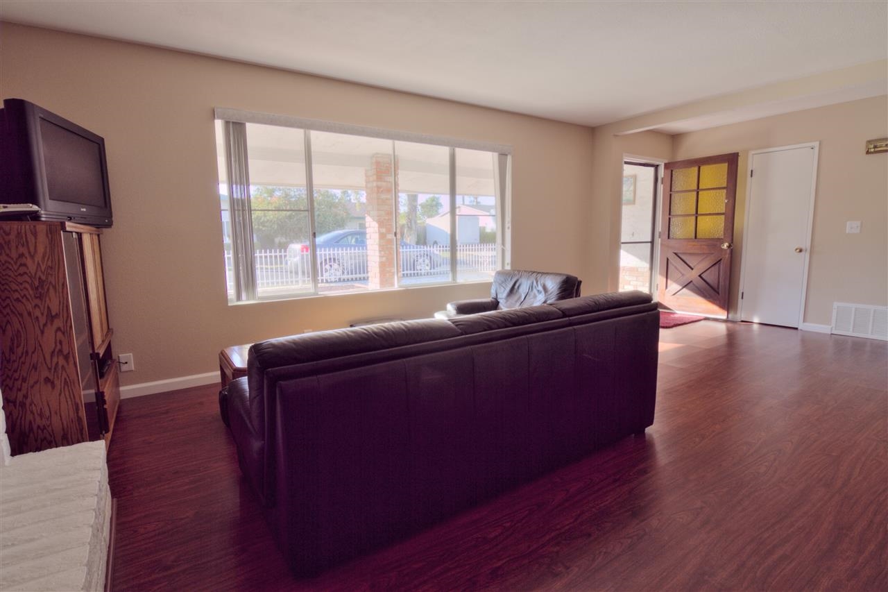 13317 Rollin Glen Road Poway, CA 92064 - Photo 8 of 16