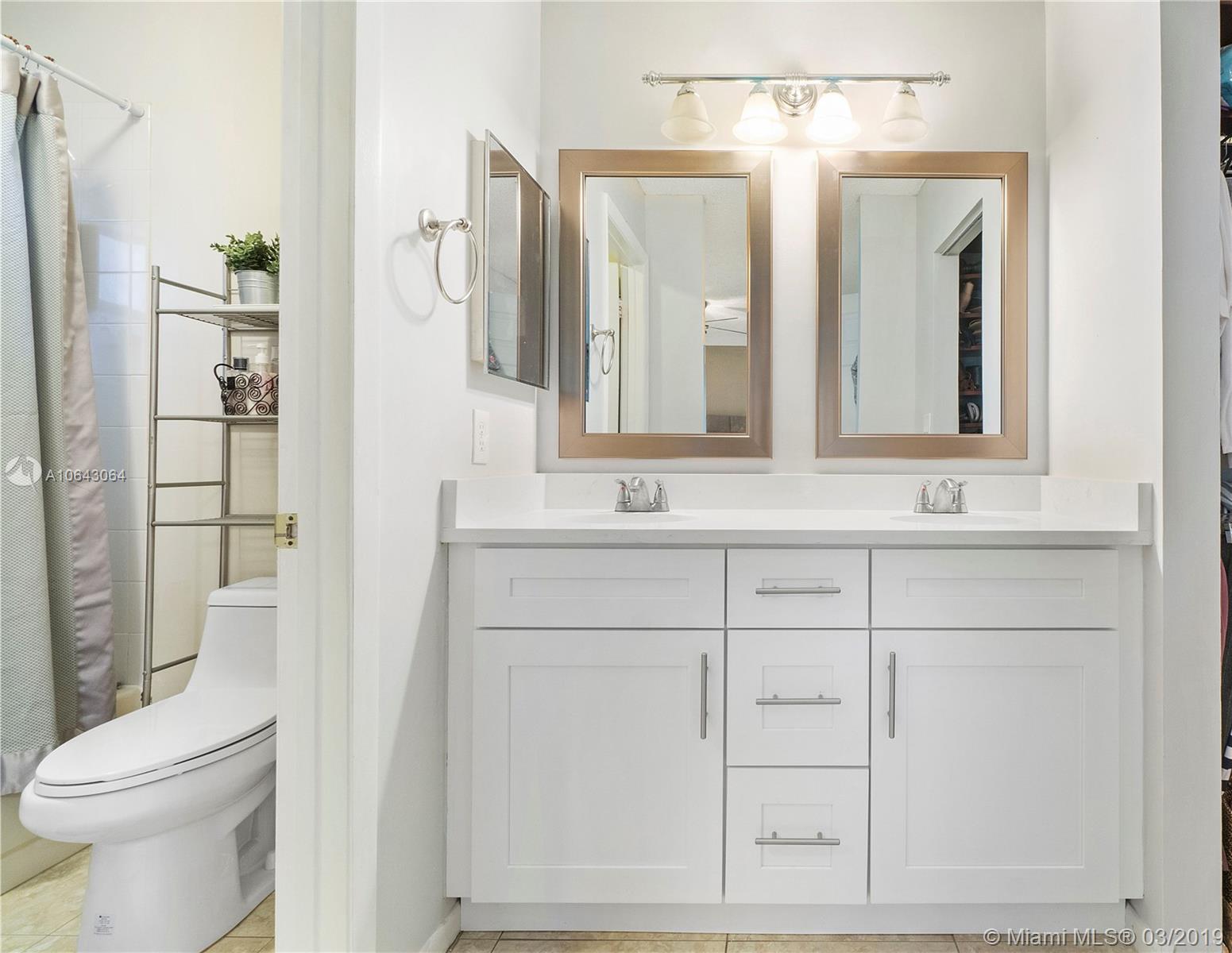 4334 Southwest 72nd Way Davie, FL 33314 - Photo 8 of 23