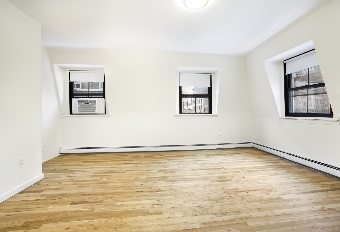 125 MacDougal Street, Unit 4C Manhattan, NY 10012 - Photo 2 of 6