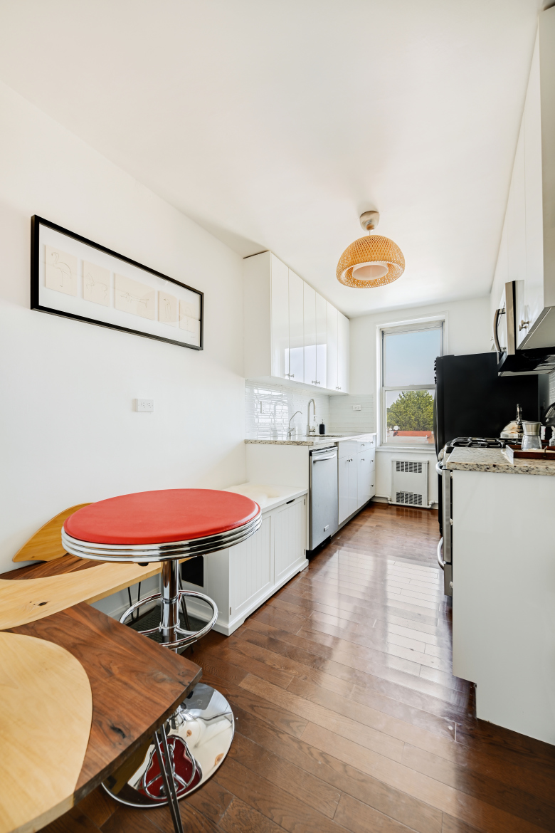 221 McDonald Avenue, Unit 3B Brooklyn, NY 11218 - Photo 6 of 10