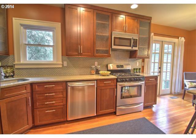 4123 Southwest Garden Home Road Portland, OR 97219 - Photo 5 of 15 Gallery Image 5