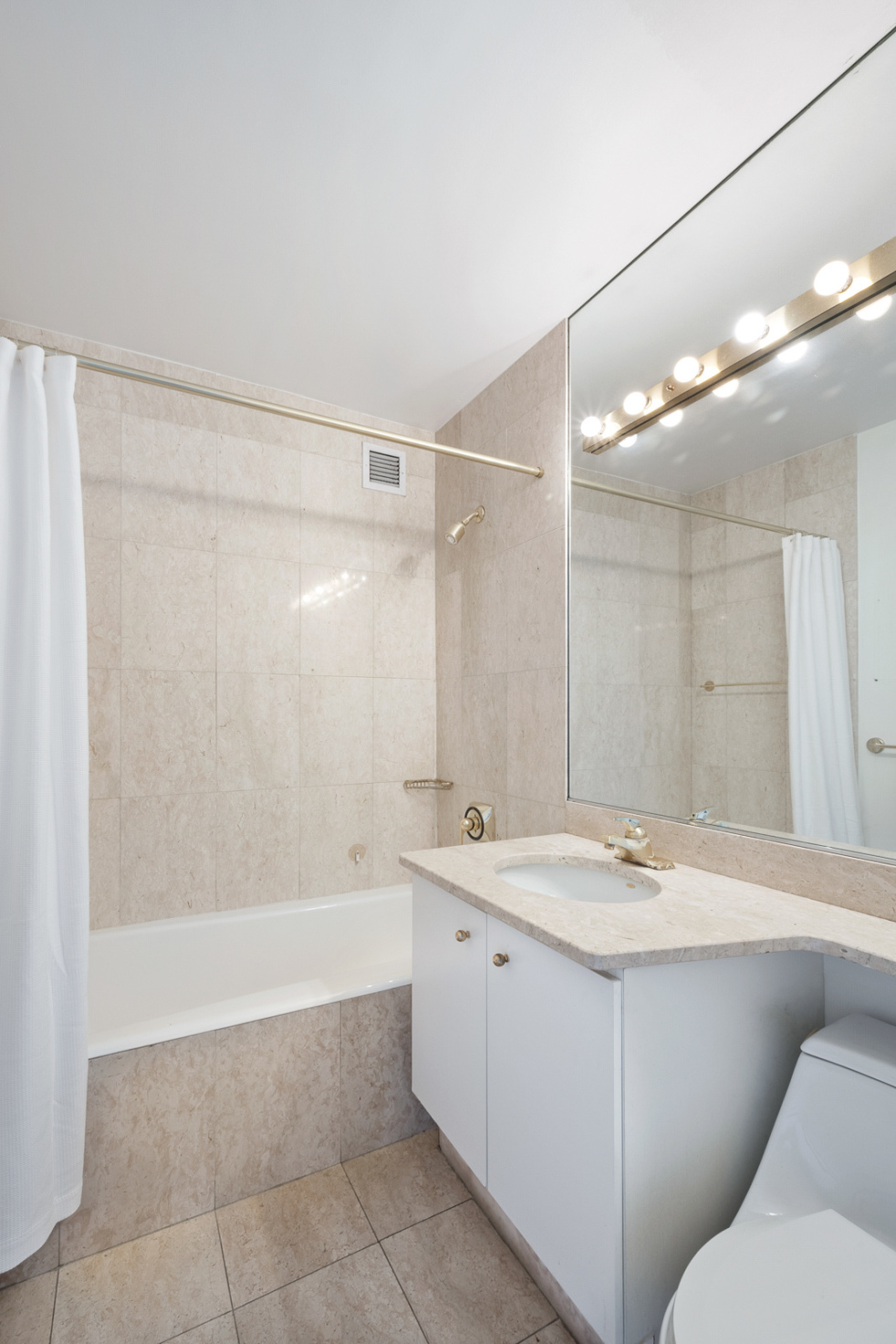 1965 Broadway, Unit 15A Manhattan, NY 10023 - Photo 6 of 13