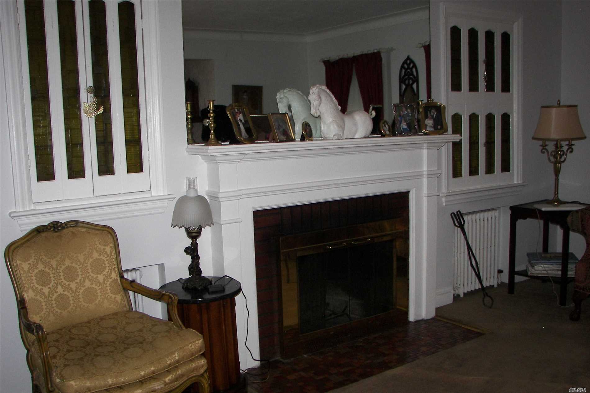 6 Mayfair Road Baldwin, NY 11510 - Photo 2 of 12 Gallery Image 2