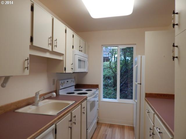 7510 Southwest Barnes Road, Unit D Portland, OR 97225 - Photo 5 of 7 Gallery Image 5
