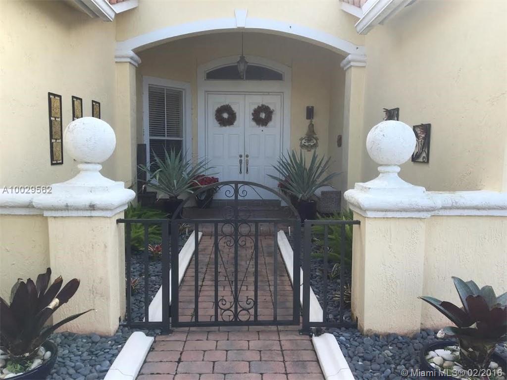 Encantada Pembroke Pines, FL 33029 - Photo 3 of 33