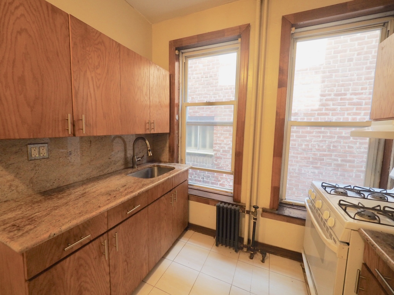 31-18 41st Street, Unit 2R Queens, NY 11103 - Photo 2 of 11