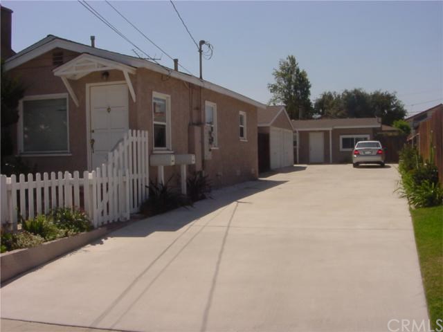 2 separate houses,2 garages
Fabulous location, right behind Manhattan Beach!