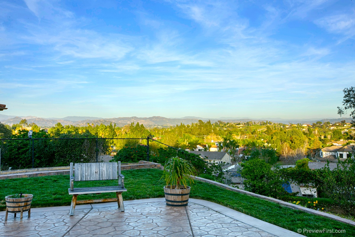 2282 Derrick Way Escondido, CA 92029 - Photo 6 of 25