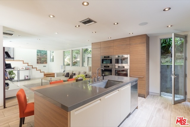 1514 Rising Glen Road Los Angeles, CA 90069 - Photo 6 of 20