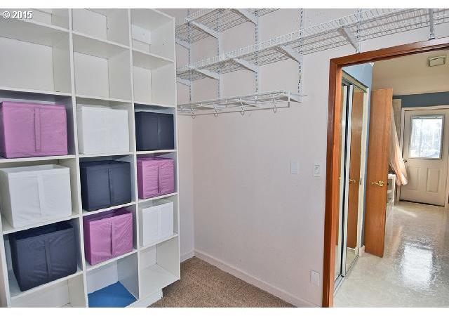331 Northeast Bridgeton Road, Unit 11 Portland, OR 97211 - Photo 6 of 16 Gallery Image 6