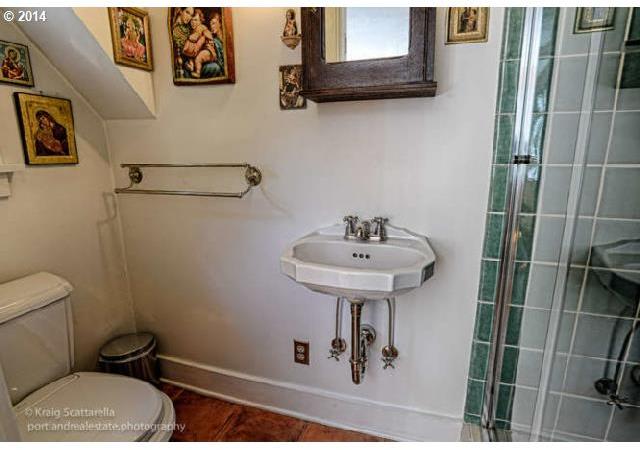 2582 Southwest Arden Road Portland, OR 97201 - Photo 16 of 16