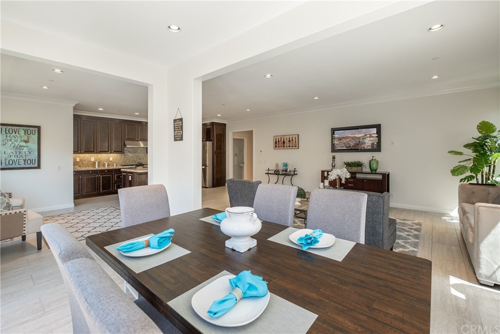 64 White Blossom Irvine, CA 92620 - Photo 9 of 31 Dinning area