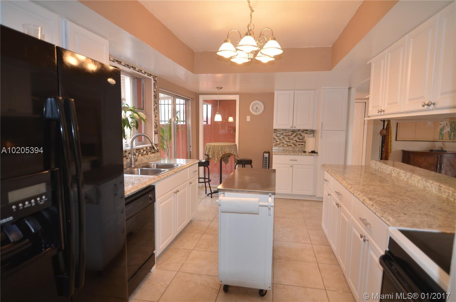 11570 Southwest 83rd Terrace Miami, FL 33173 - Photo 13 of 35