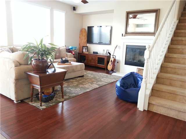 3733 Lake Shore Road Fallbrook, CA 92028 - Photo 9 of 25 Wood floors and lots of windows in great room!