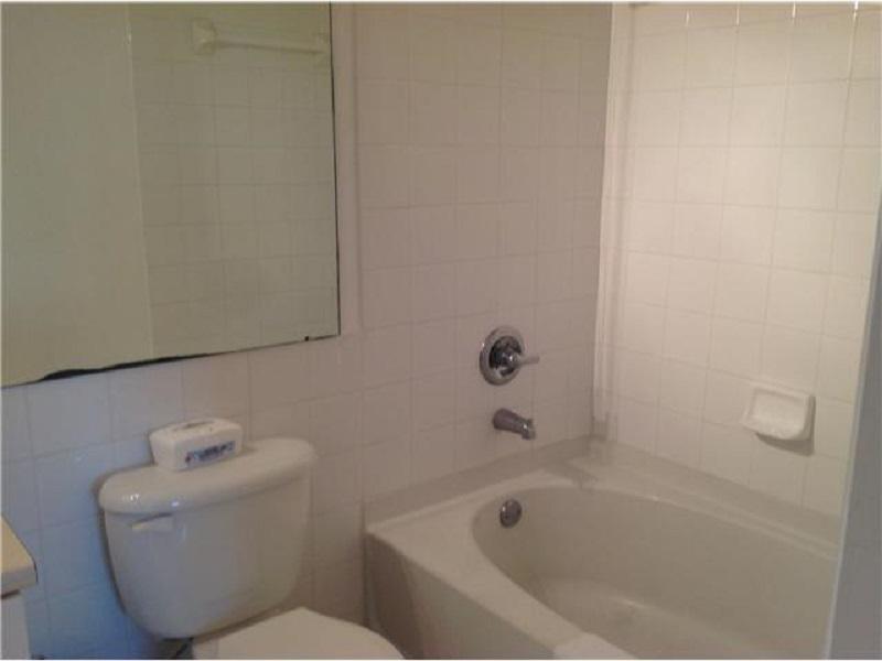 Flagami Miami, FL 33126 - Photo 7 of 14