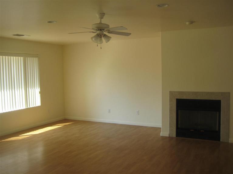 2548 Terrace Way Bakersfield, CA 93304 - Photo 3 of 8