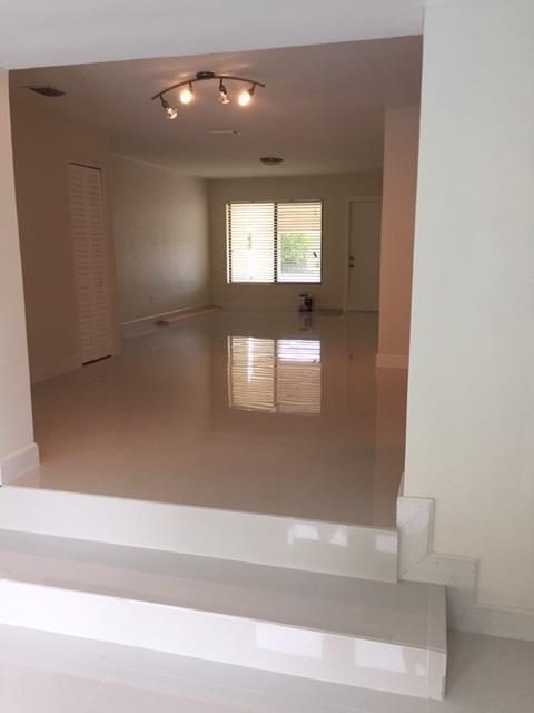 2625 Southwest 67th Avenue Miami, FL 33155 - Photo 4 of 11