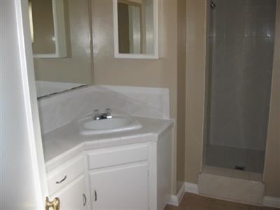1605 Locust Ravine Bakersfield, CA 93306 - Photo 14 of 20 Gallery Image 14