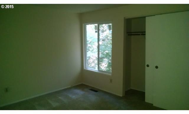 622 Southwest Alice Street Portland, OR 97219 - Photo 8 of 13