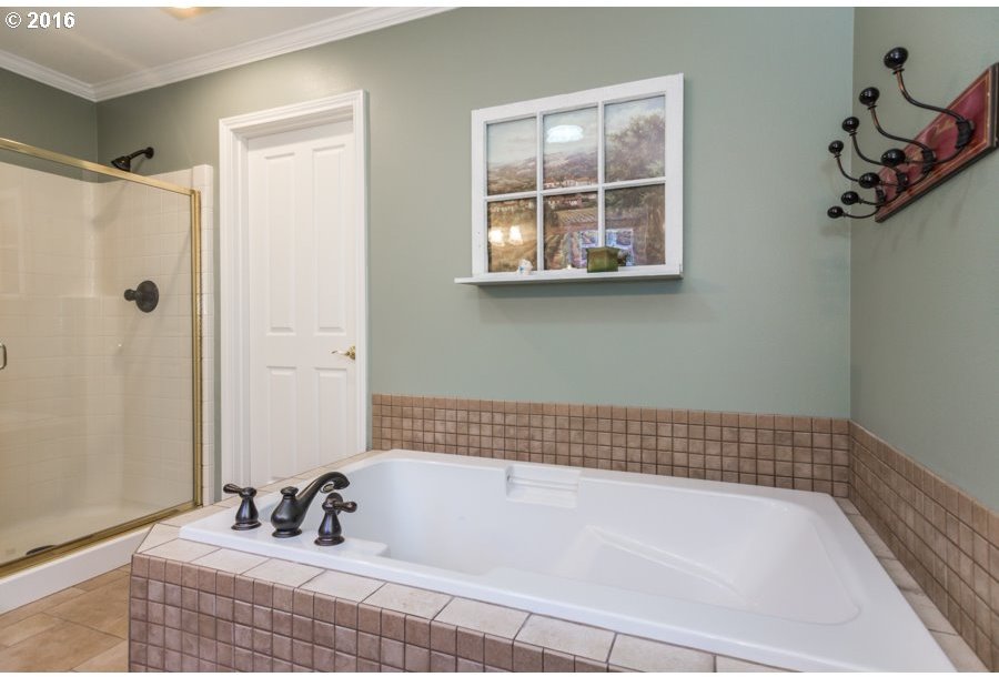 16085 Southwest Goshawk Street Beaverton, OR 97007 - Photo 10 of 16 Gallery Image 10