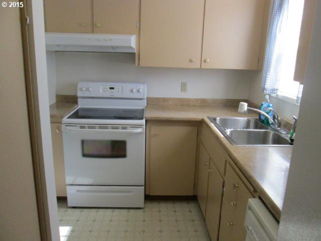 1460 Thompson Road Woodburn, OR 97071 - Photo 8 of 16 Gallery Image 8
