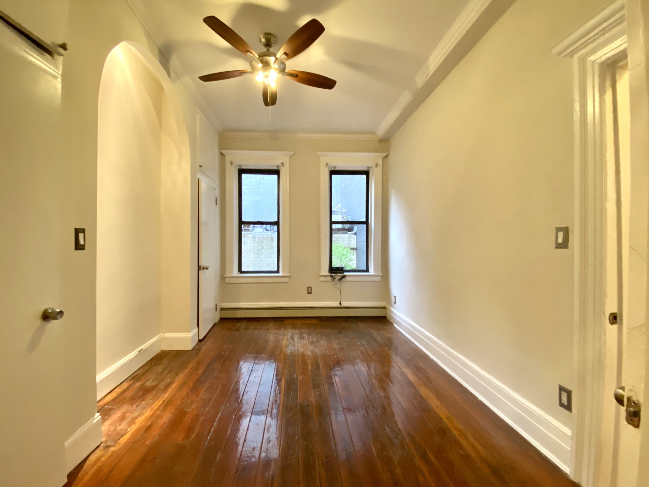 44-69 23rd Street, Unit 2 Queens, NY 11101 - Photo 5 of 8