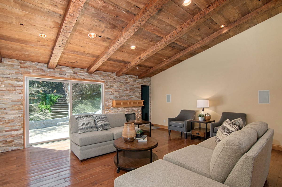 13414 Racetrack View Court Del Mar, CA 92014 - Photo 2 of 16