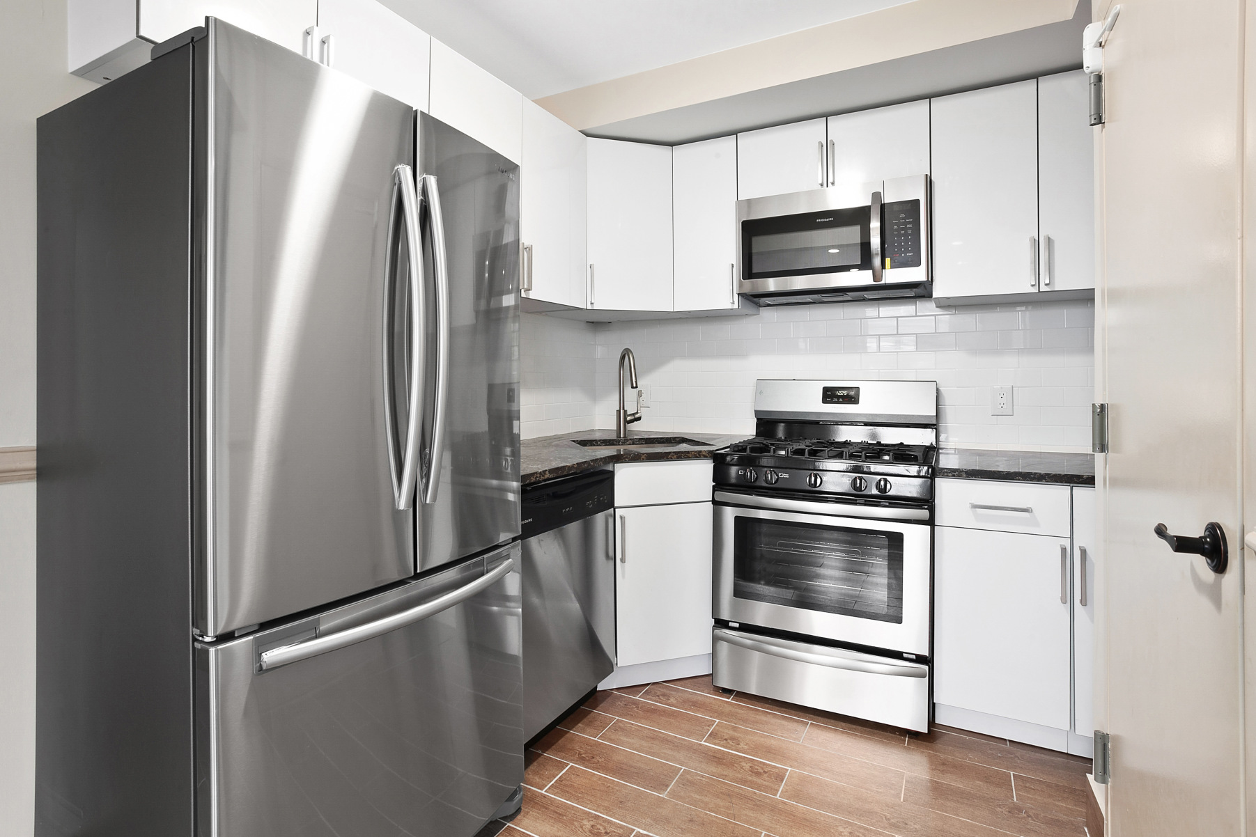 2006 Lexington Avenue, Unit 5A Manhattan, NY 10035 - Photo 3 of 12