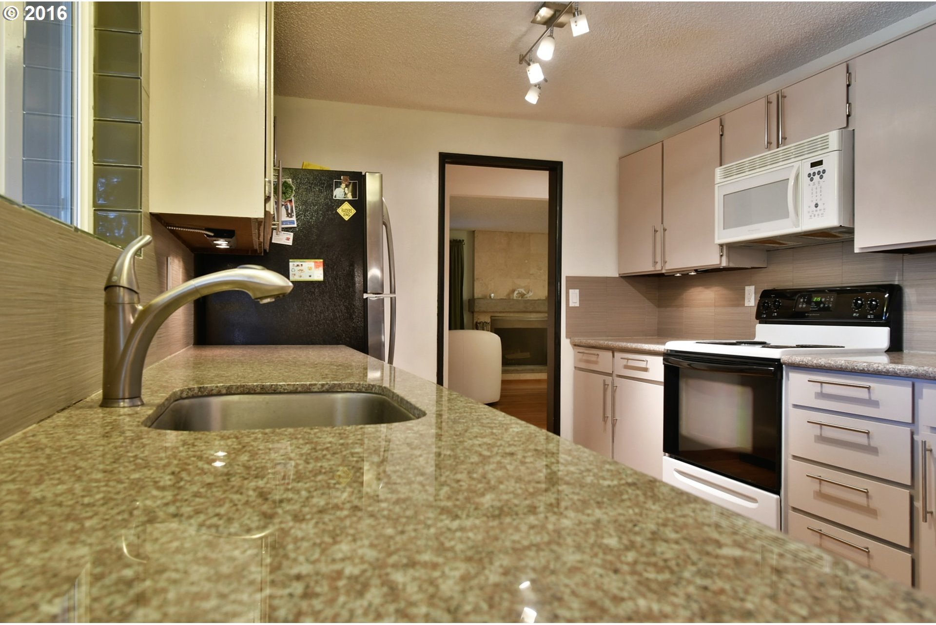 6801 Southwest Taylors Ferry Road Portland, OR 97223 - Photo 19 of 24 Gallery Image 19