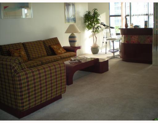 6423 Collins Avenue, Unit 901 Miami Beach, FL 33141 - Photo 4 of 12 Gallery Image 4