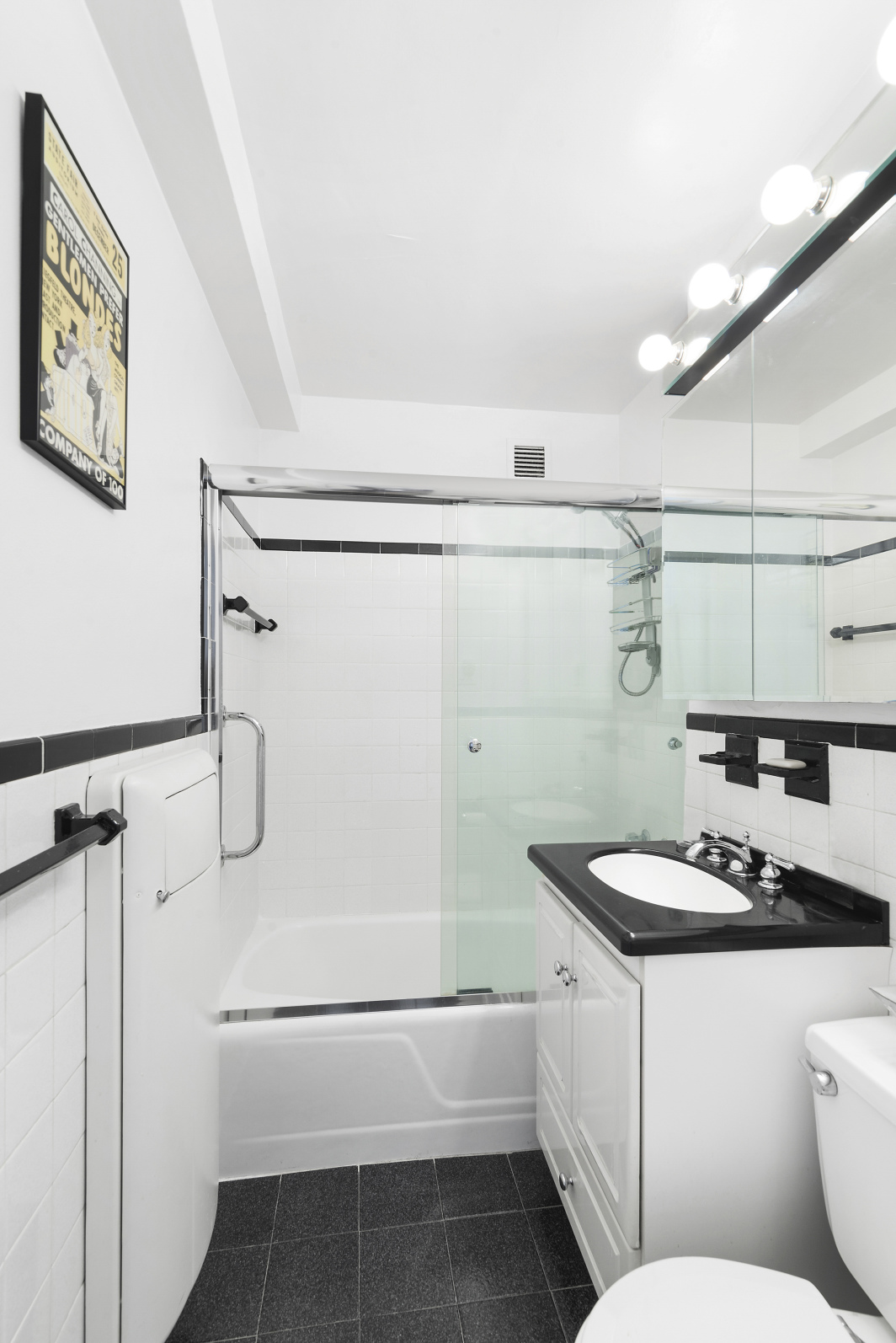 401 East 86th Street, Unit 17A Manhattan, NY 10028 - Photo 5 of 6