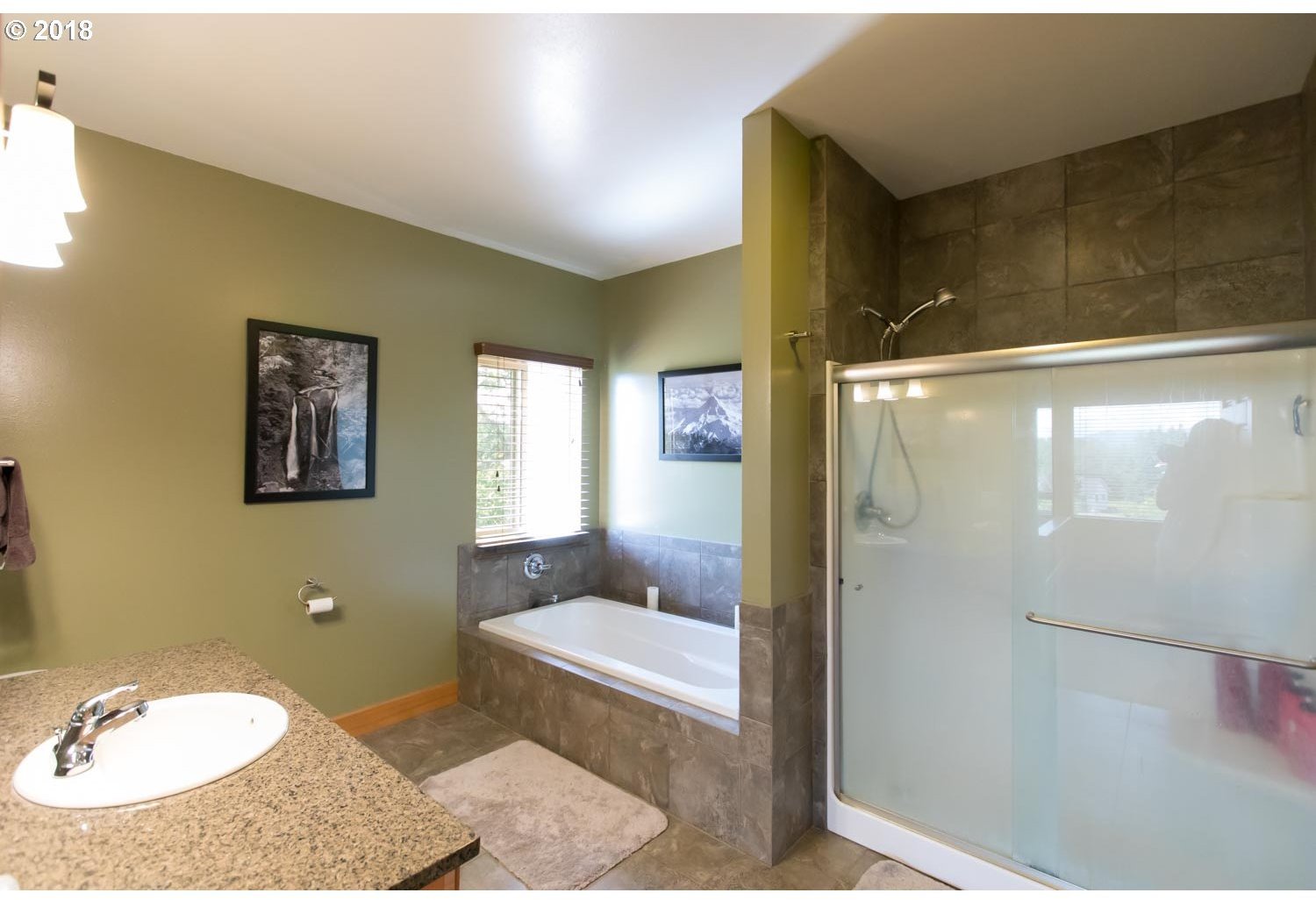 1671 Markham Road Hood River, OR 97031 - Photo 12 of 32 Gallery Image 12