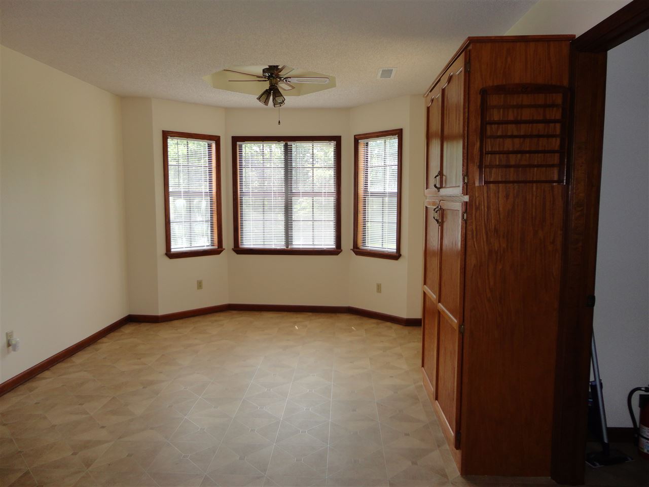 1275 Tracy Road Millington, TN 38053 - Photo 10 of 25 Gallery Image 10