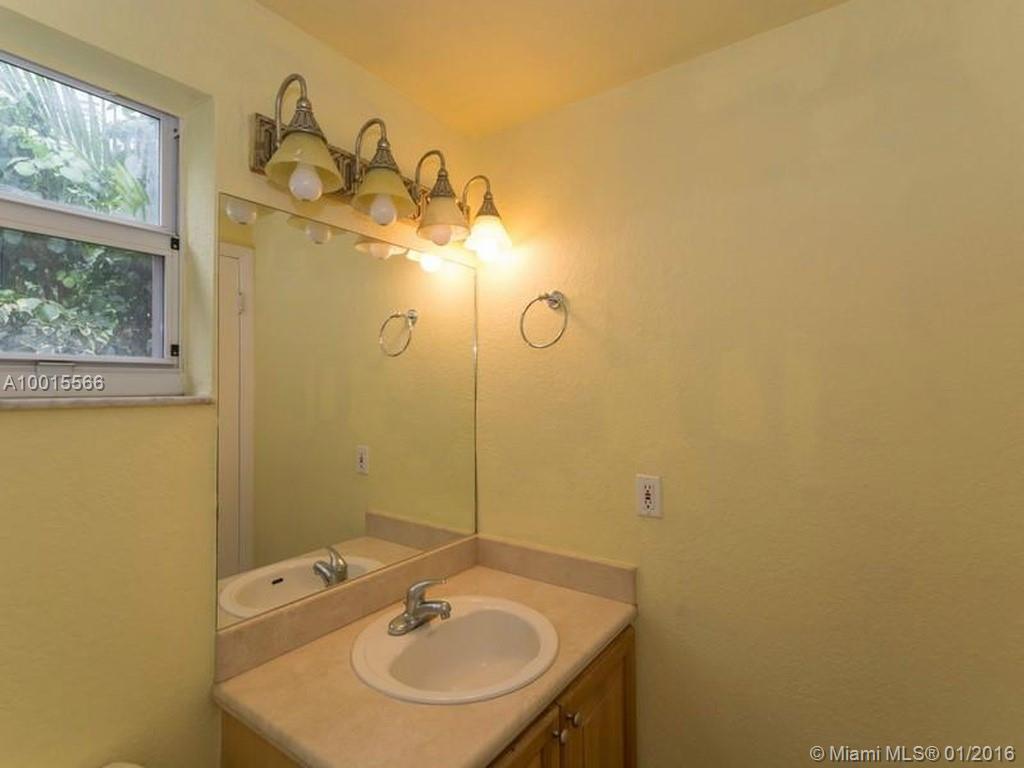 123 Southwest 17th Road, Unit 108 Miami, FL 33129 - Photo 18 of 27