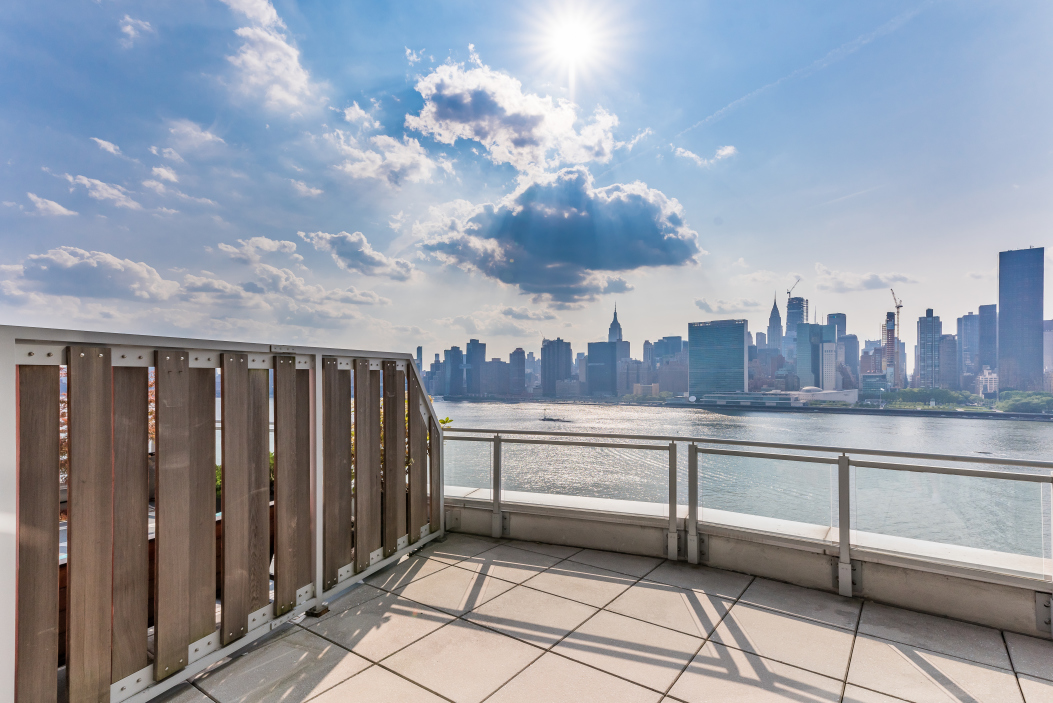 4630 Center Boulevard, Unit PH5 Queens, NY 11109 - Photo 5 of 15