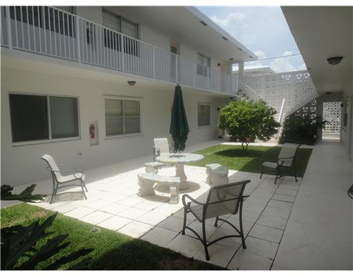 2753 Northeast 28th Street, Unit 5E Lighthouse Point, FL 33064 - Photo 3 of 25