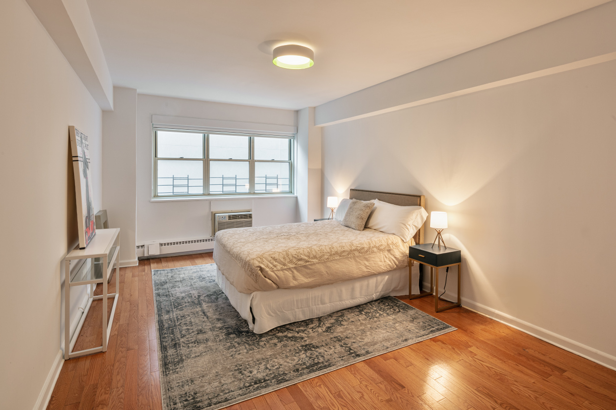 20 East 68th Street, Unit 6F Manhattan, NY 10065 - Photo 5 of 7