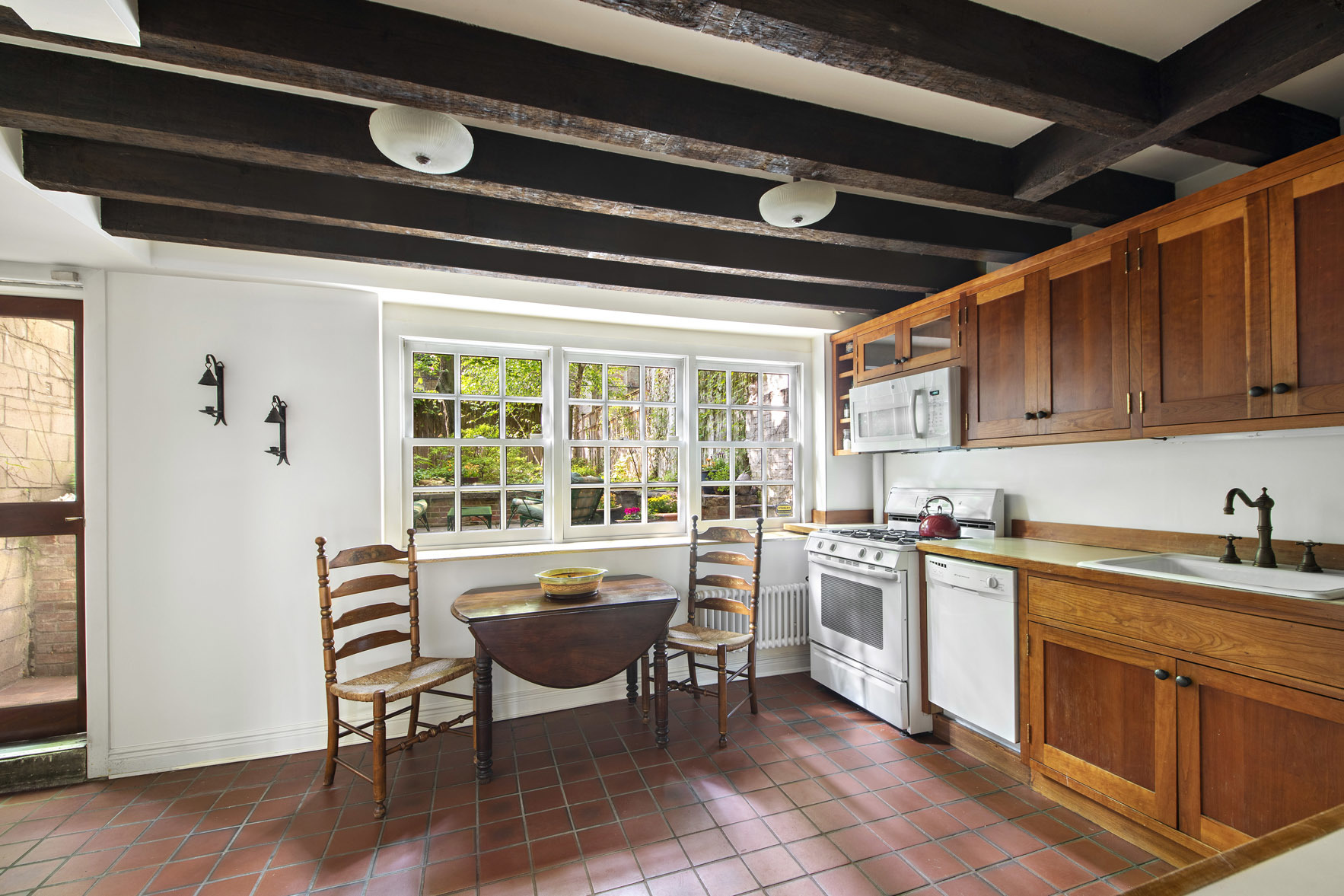 346 West 15th Street Manhattan, NY 10011 - Photo 4 of 16