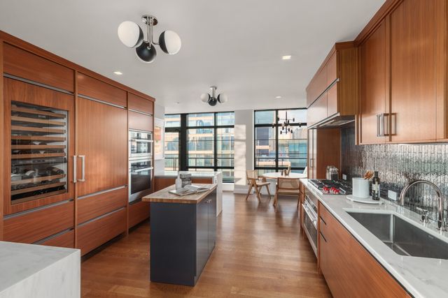 $9,500,000 | 150 Charles Street, Unit 8AN | West Village