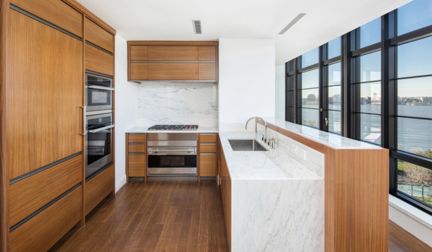 150 Charles Street, Unit 7BN Manhattan, NY 10014 - Photo 3 of 10