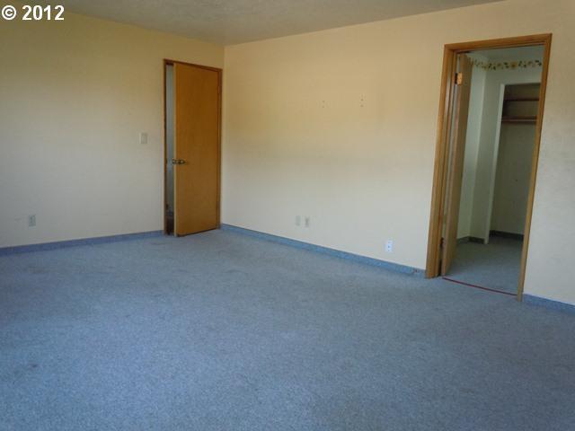 3320 Southwest Jay Avenue Pendleton, OR 97801 - Photo 11 of 16
