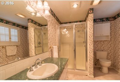 1912 Thompson Road Woodburn, OR 97071 - Photo 8 of 12 Gallery Image 8