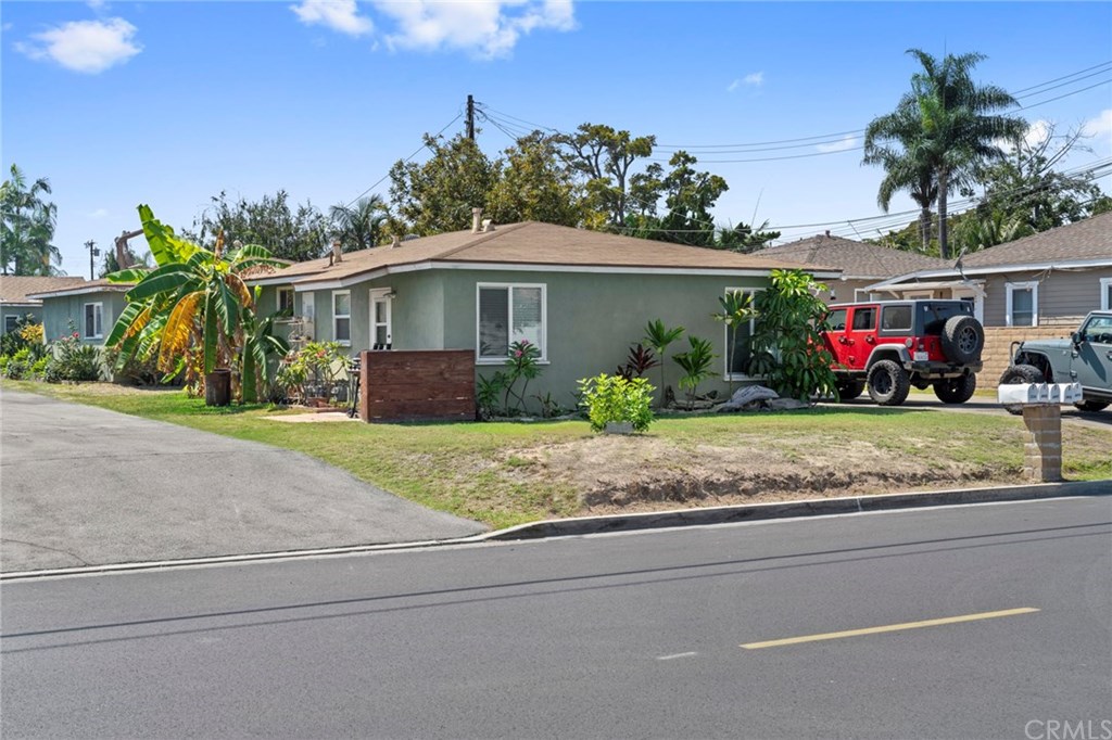 223 23rd Street Costa Mesa, CA 92627 - Photo 3 of 10