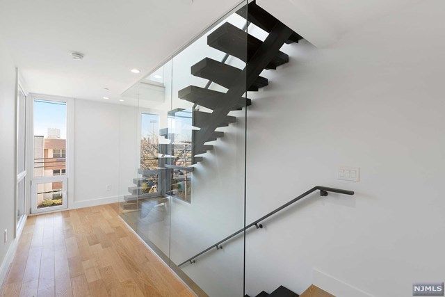 1076 River Road Edgewater, NJ 07020 - Photo 24 of 25