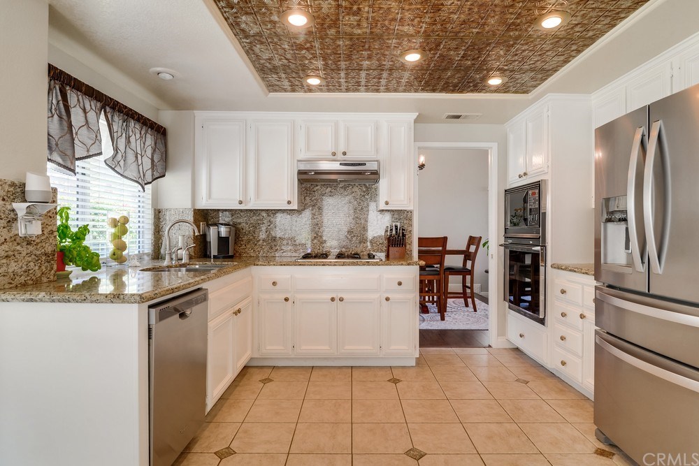 2310 Whiteoak Lane Corona, CA 92882 - Photo 19 of 46