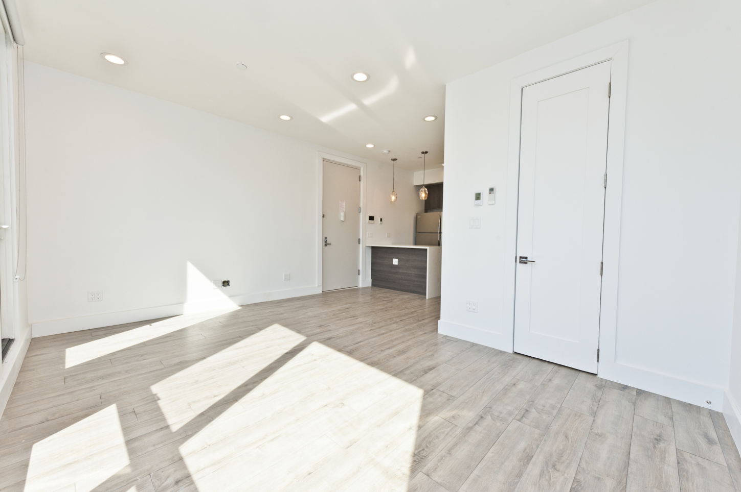 25-35 18th Street, Unit 3D Queens, NY 11102 - Photo 2 of 5