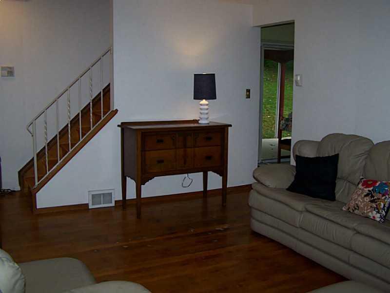 8151 Nixon Road Pittsburgh, PA 15237 - Photo 10 of 25 Gallery Image 10