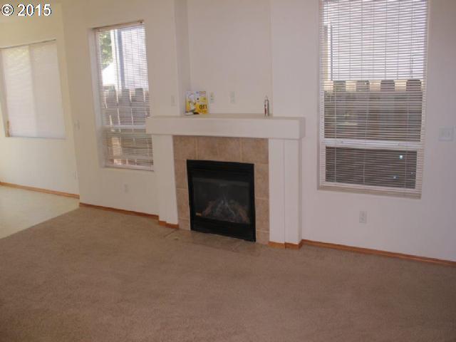 5128 Southeast Rural Street Portland, OR 97206 - Photo 3 of 11 Gallery Image 3