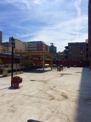 607 W Wrightwood Ave, Chicago, IL 60614 - Photo 2 of 2